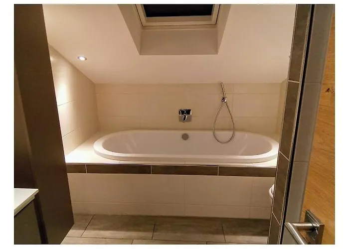 With 2 Bedrooms *